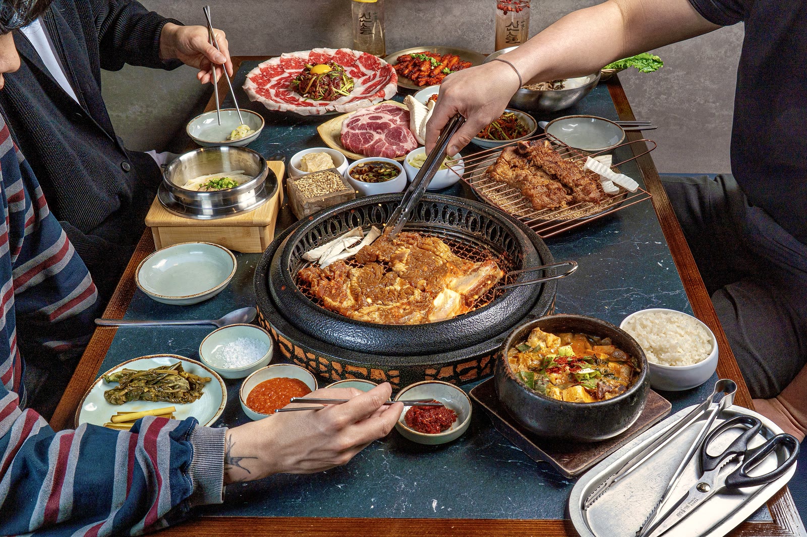 산솔 신사본점 숙성 돼지구이 한 상 7 — aged pork Korean BBQ (サムギョプサル · 烤肉) at Sansol near Sinsa Station, Seoul
