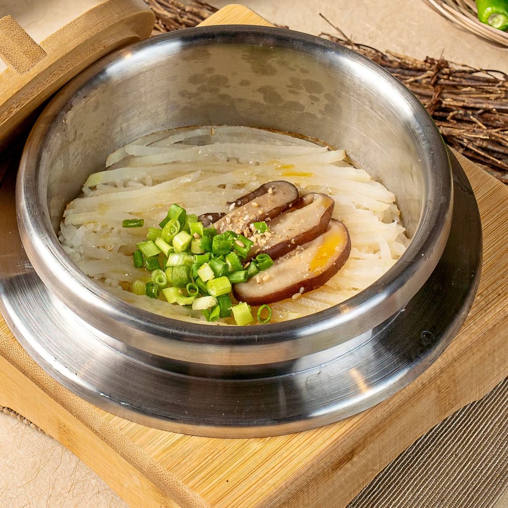 산솔 특제 무밥 Sansol Special Radish Rice — 산솔 신사본점 곁들임류 · Sansol Sinsa Korean BBQ menu (サムギョプサル · 烤肉)